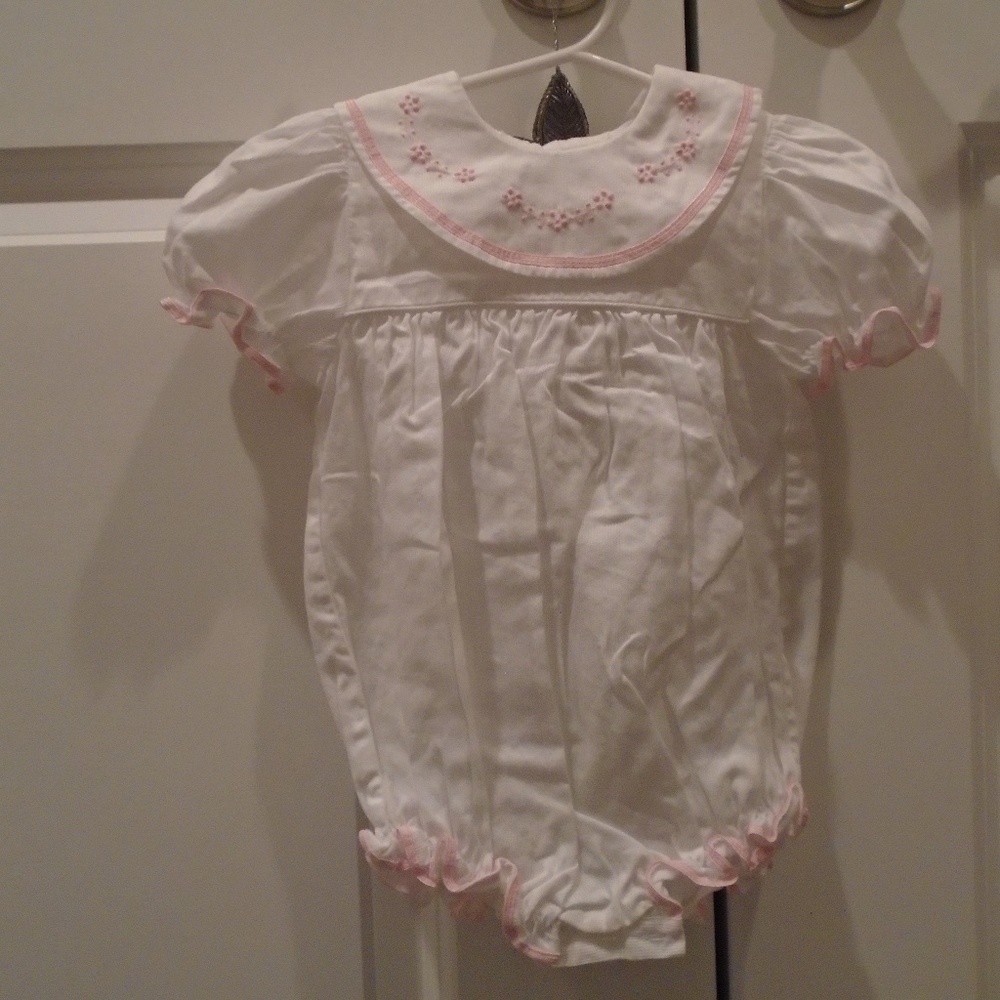 *EUC* GORGEOUS embroidered bubble